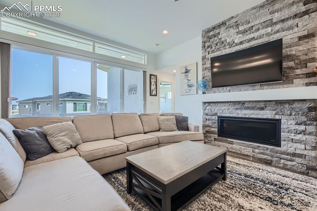 9107 Glitter Way