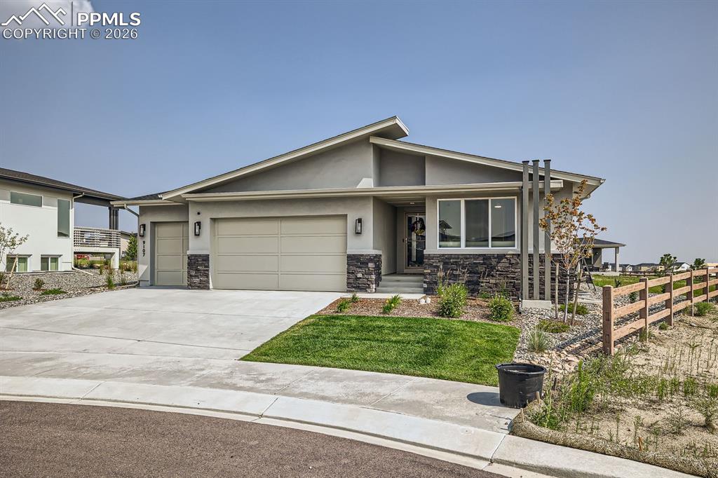 9107 Glitter Way