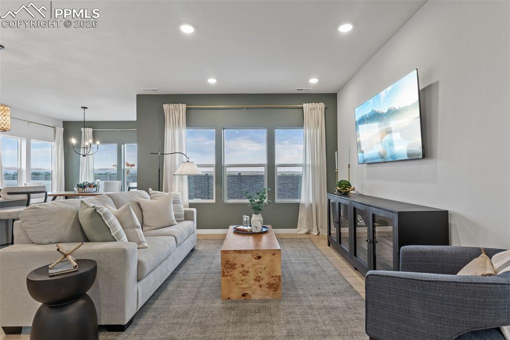 8554 Blue Feather Loop