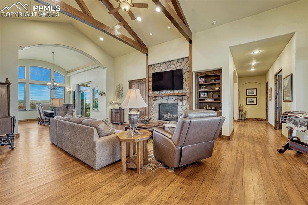 9565 Oak Springs Trail