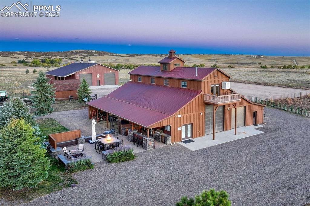 9565 Oak Springs Trail