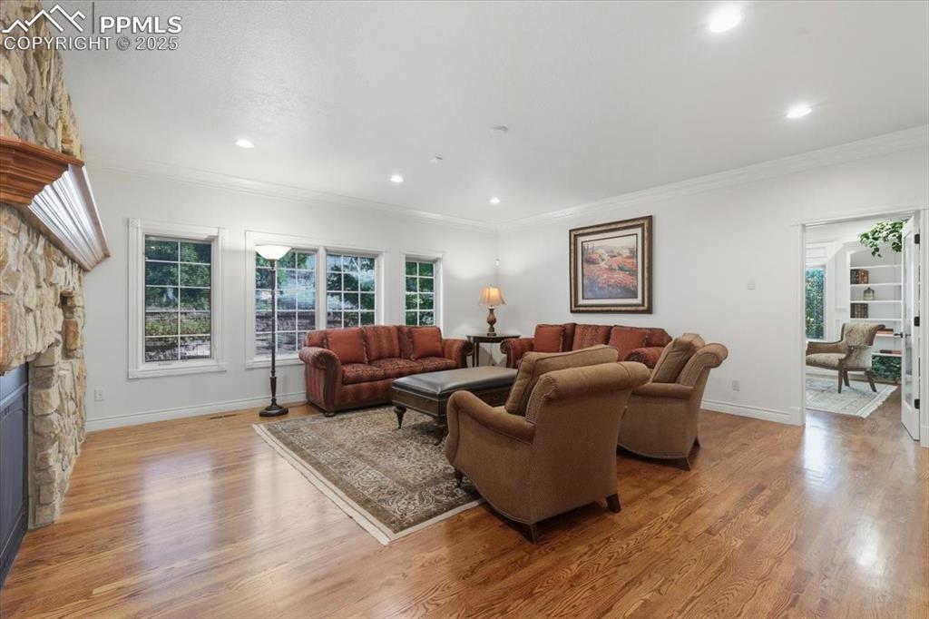 7615 Winding Oaks Drive