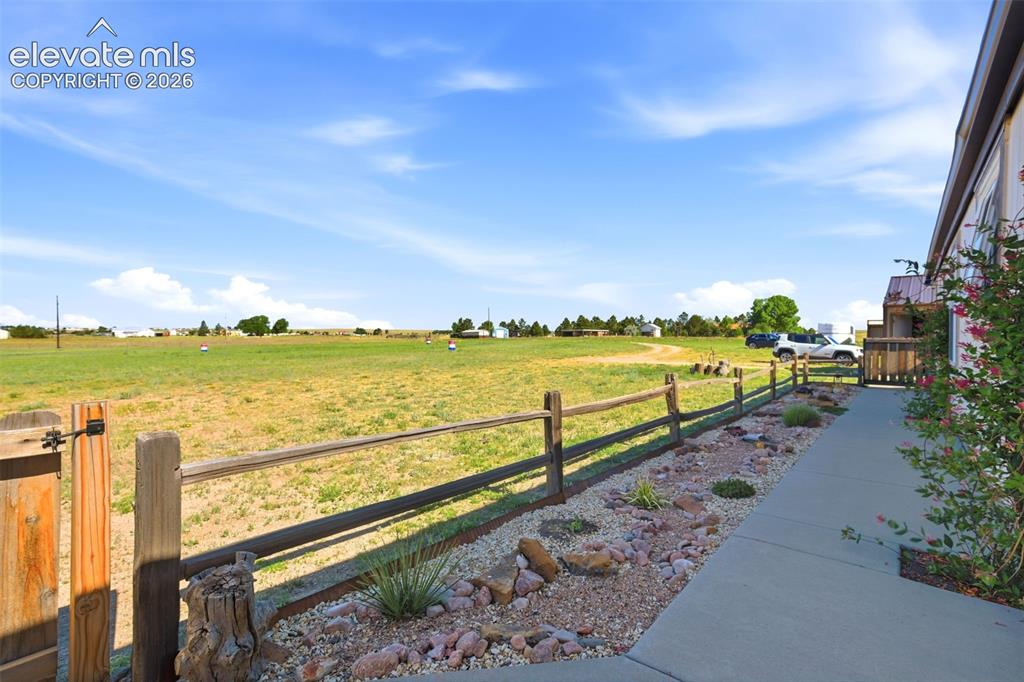 6355 Field View