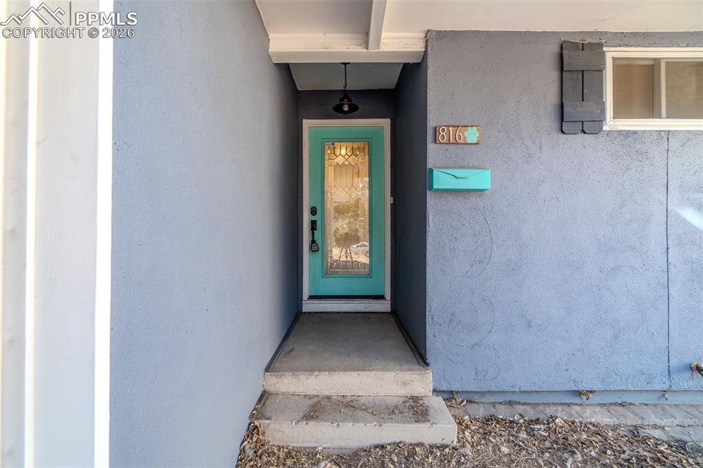 816 S Circle Drive
