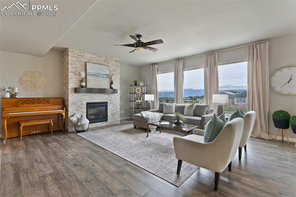 10112 Thrive Lane