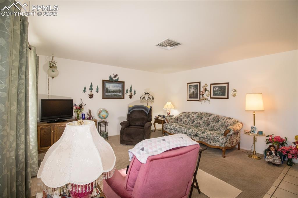 327 W Circle Drive
