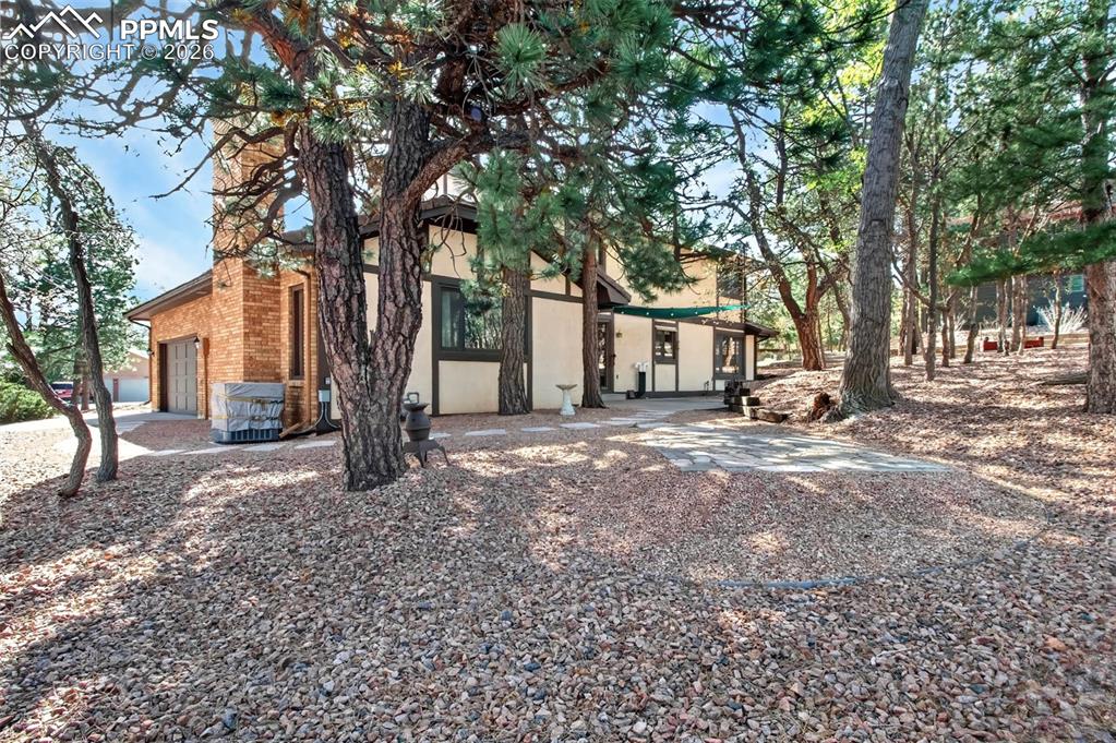 1055 Point of the Pines Drive