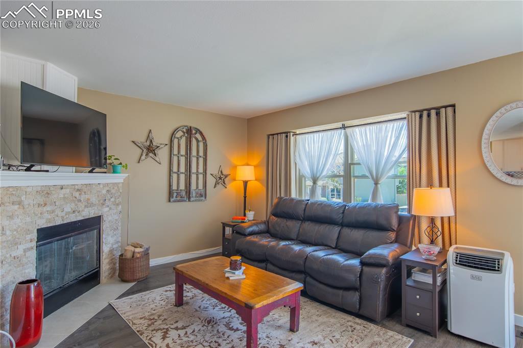 3915 Smoke Tree Drive