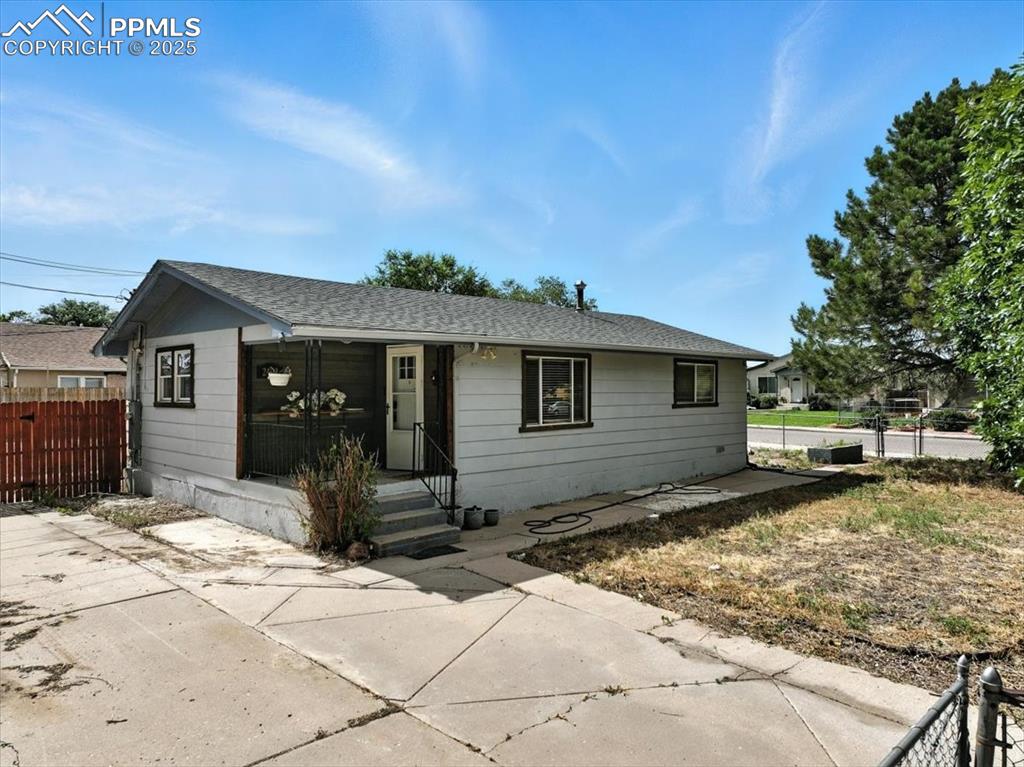 2402 W 17th Street