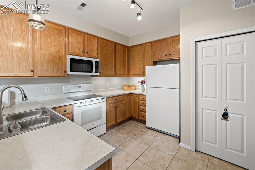 1256 Paula Circle