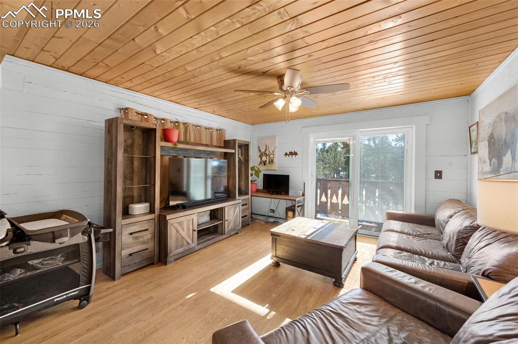 1276 Pinewood Road