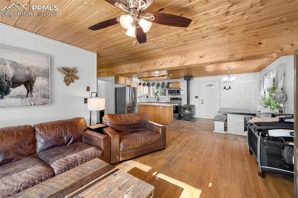 1276 Pinewood Road