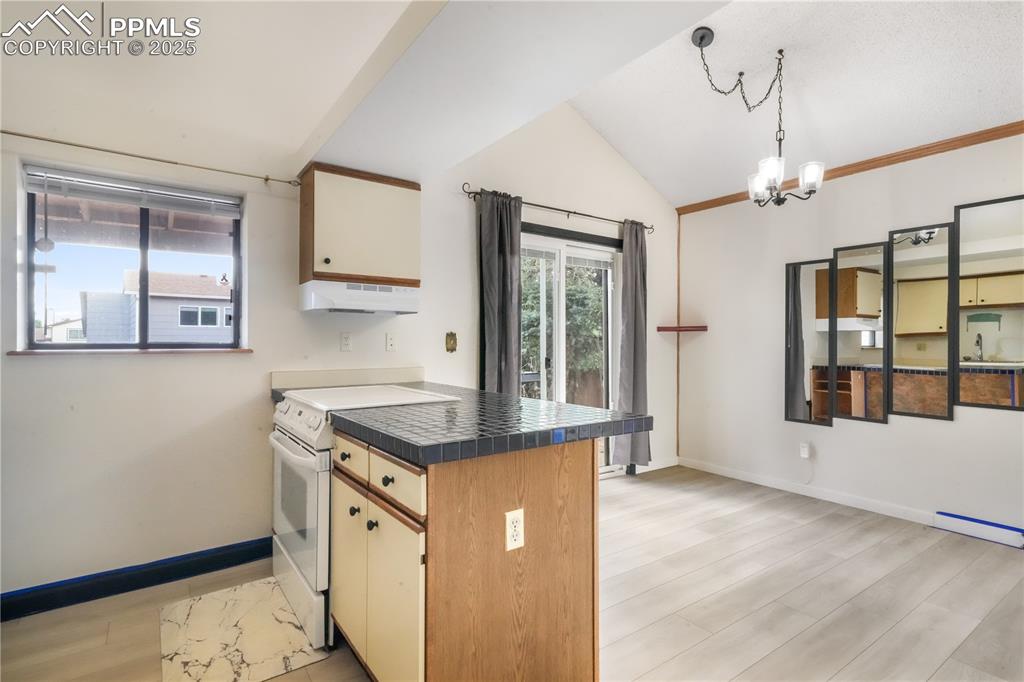 908 N Candlestar Loop