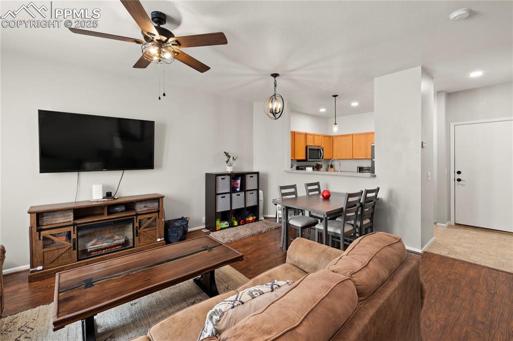2220 Whale Point