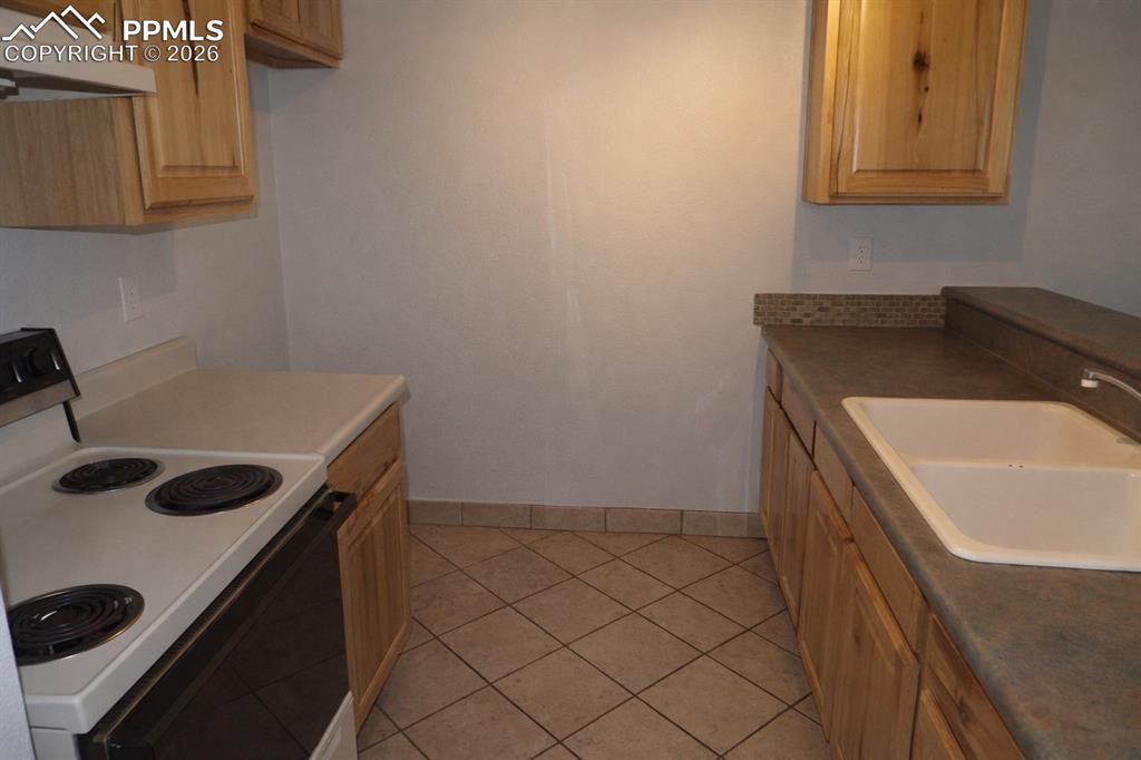 128 W Rockrimmon Boulevard 201