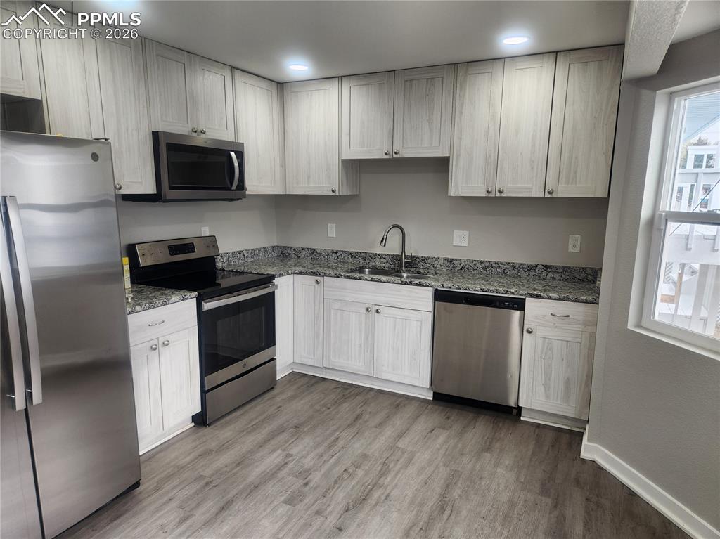 906 Arrawanna Street