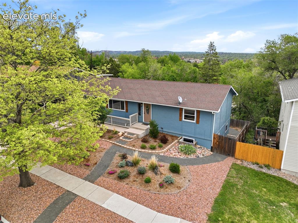 743 Manitou Boulevard