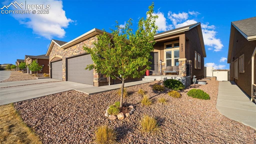 8087 Mockorange Heights