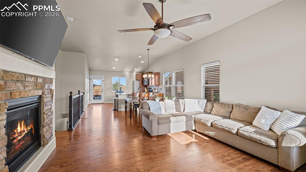 8087 Mockorange Heights