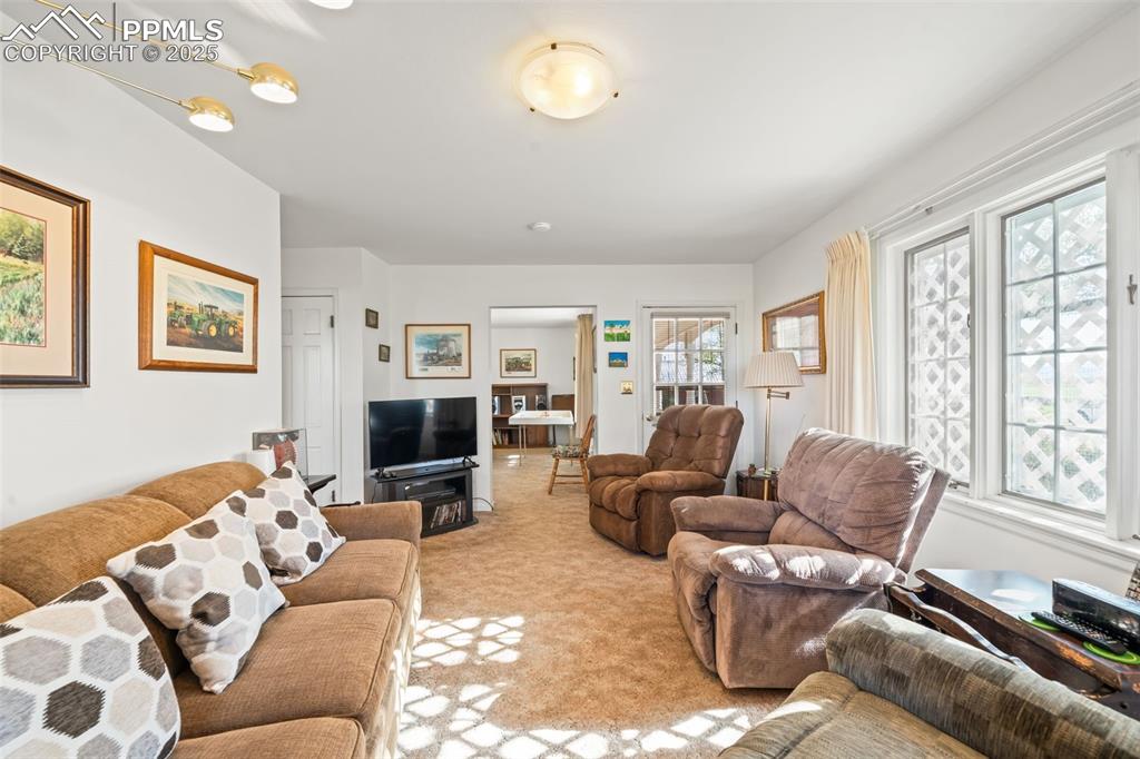 1805 W County Road 8