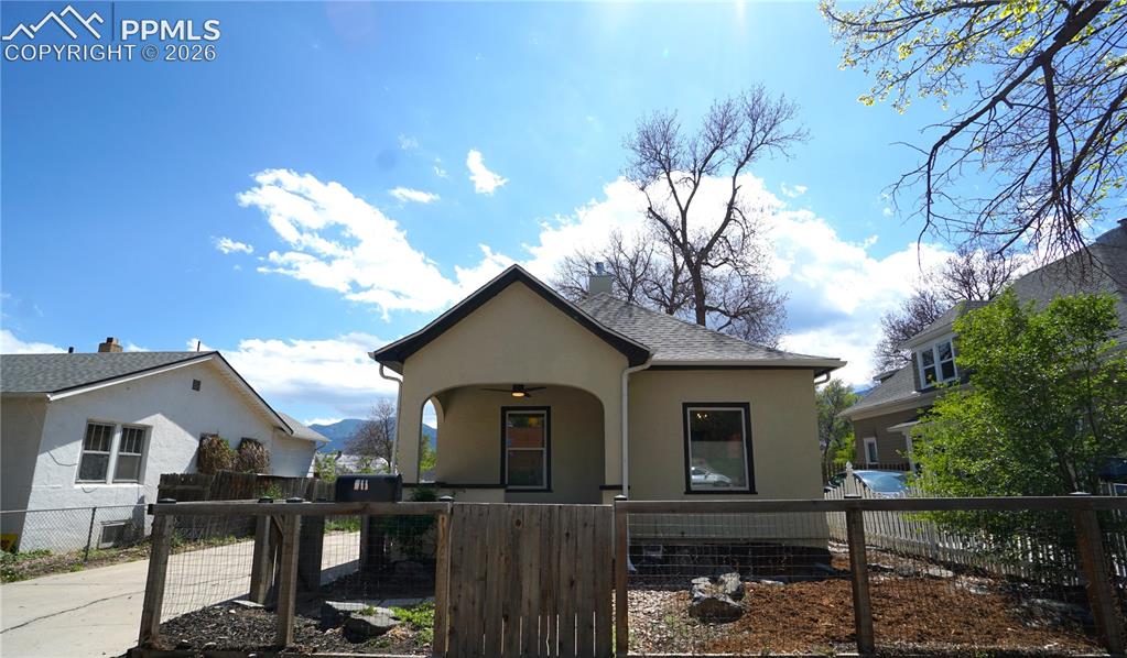 911 W Pikes Peak Avenue