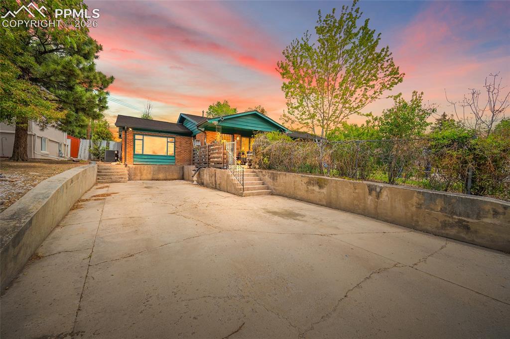 610 Hilltop Drive