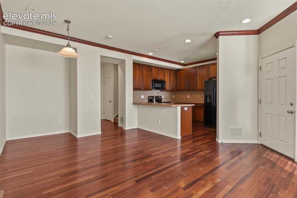 5425 Marco Alley