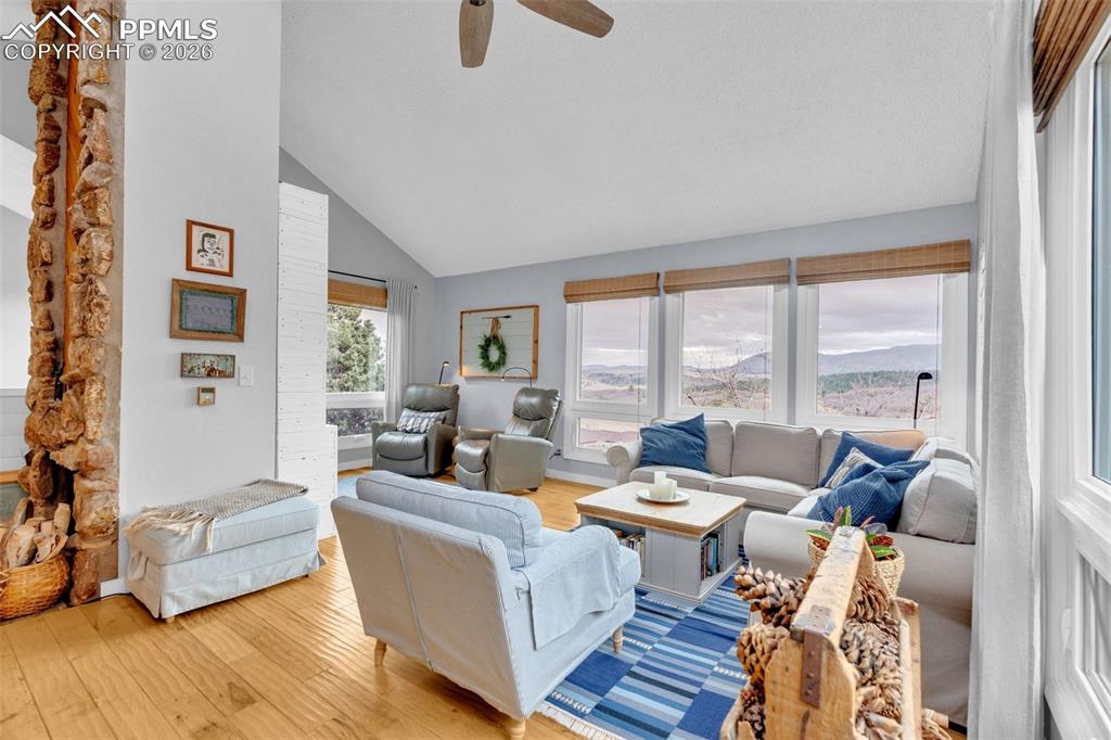 4452 Sentinel Rock