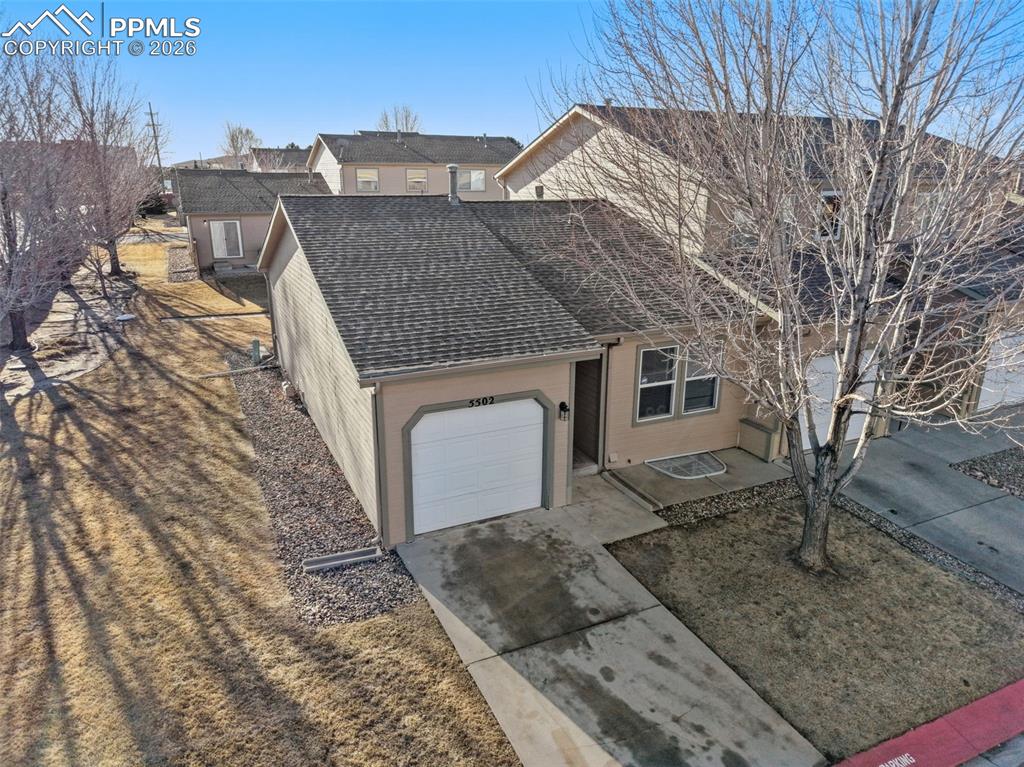 5502 Sunshade Point