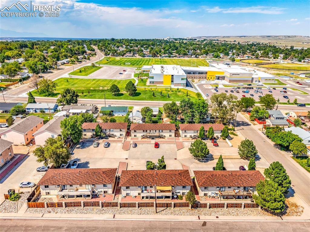 2101 N Queens Avenue