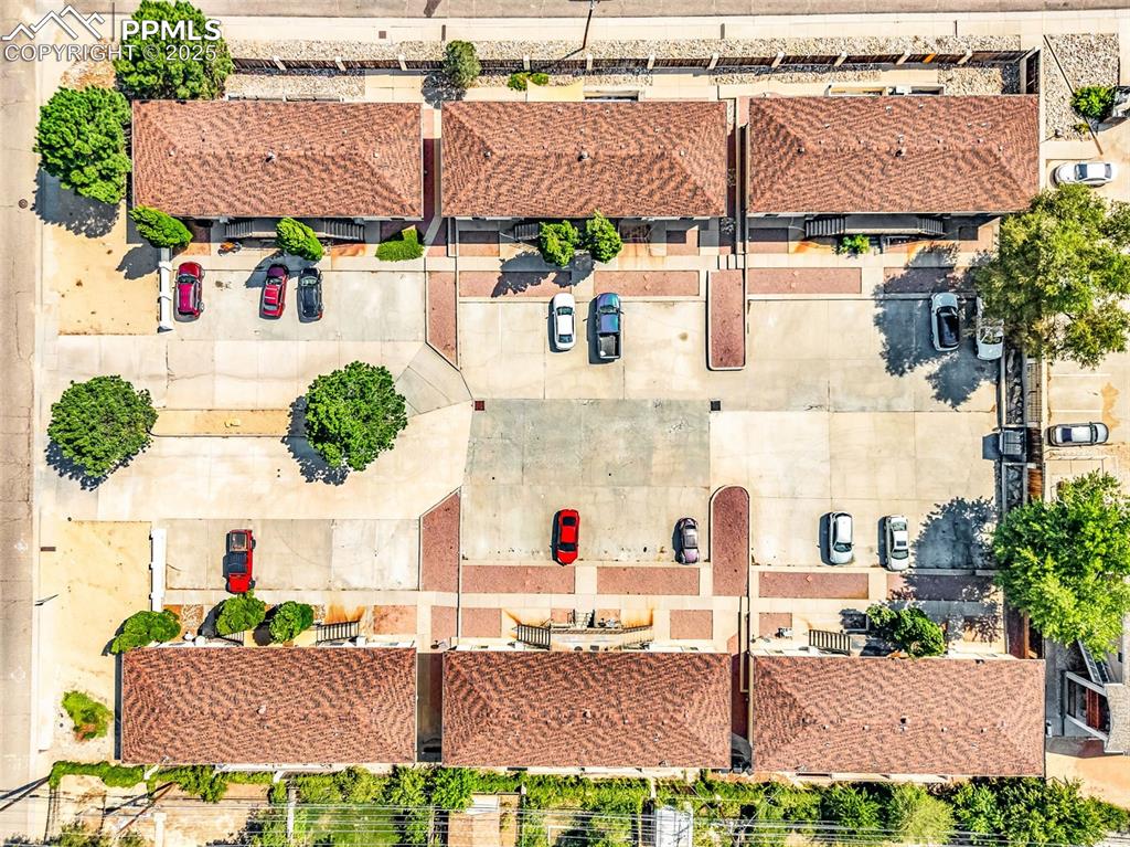 2101 N Queens Avenue