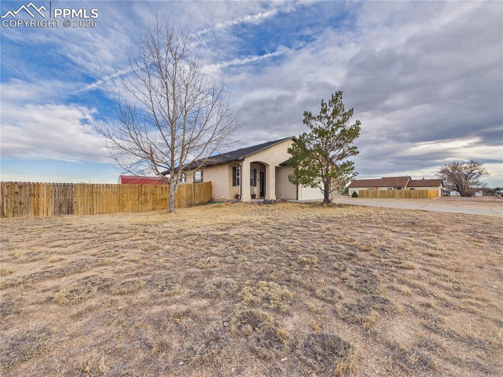 366 N Earl Place