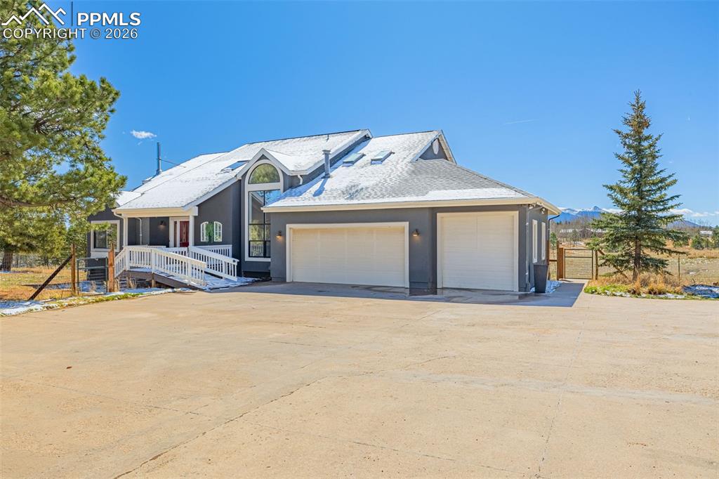 78 Moss Rock Court