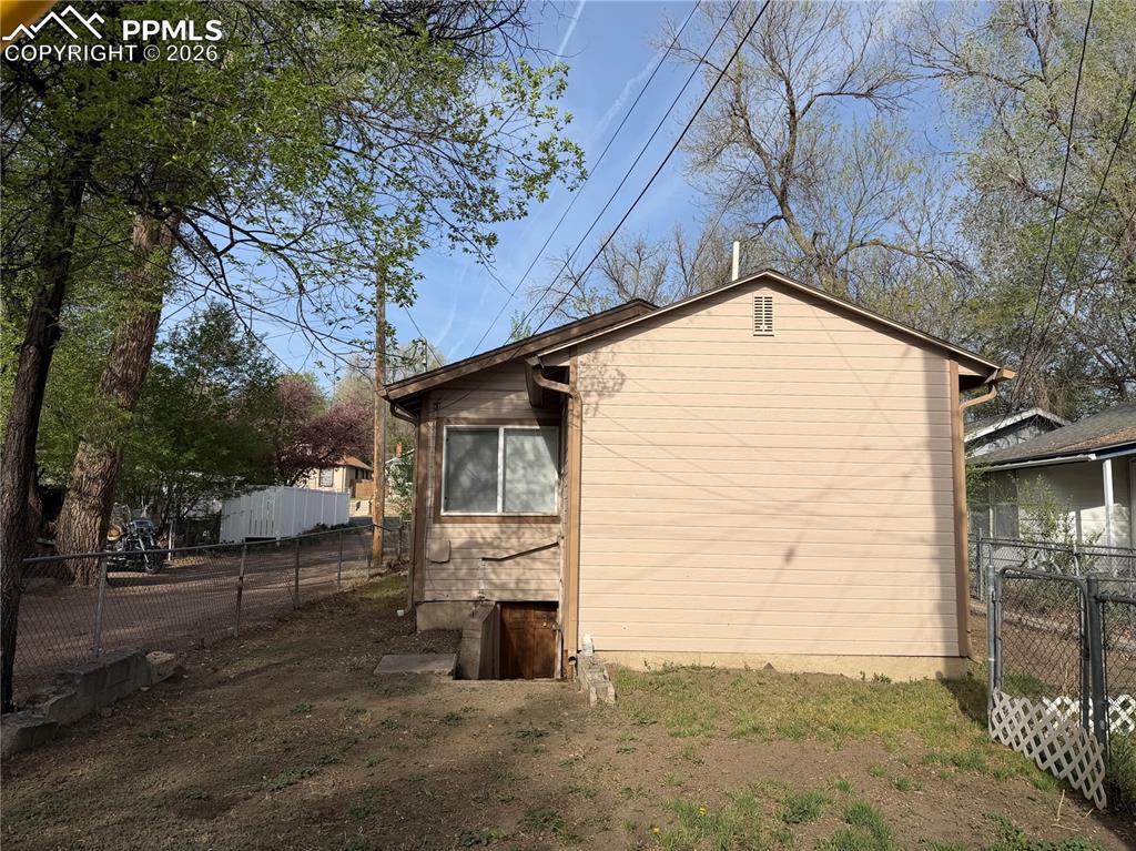 411 1/2 N Spruce Street