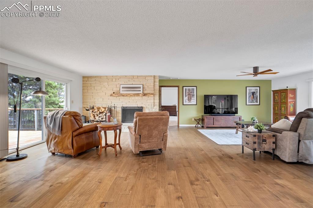 2832 Country Club Circle
