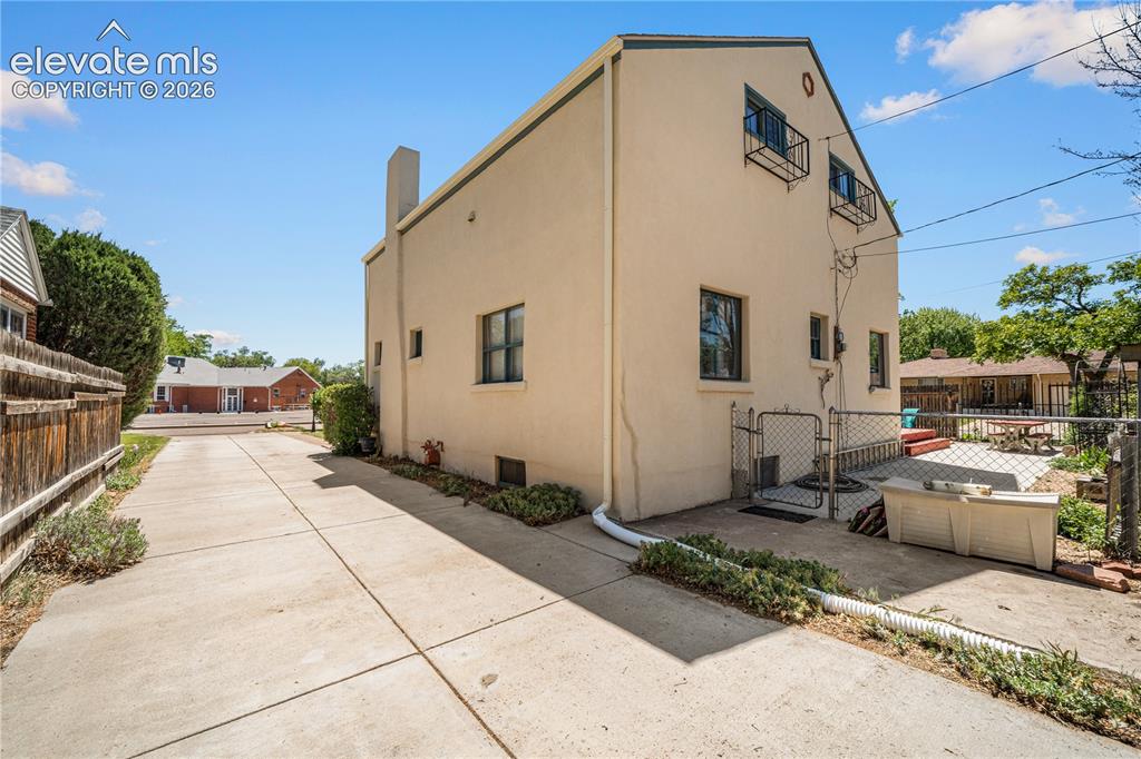 27 Dunsmere Avenue
