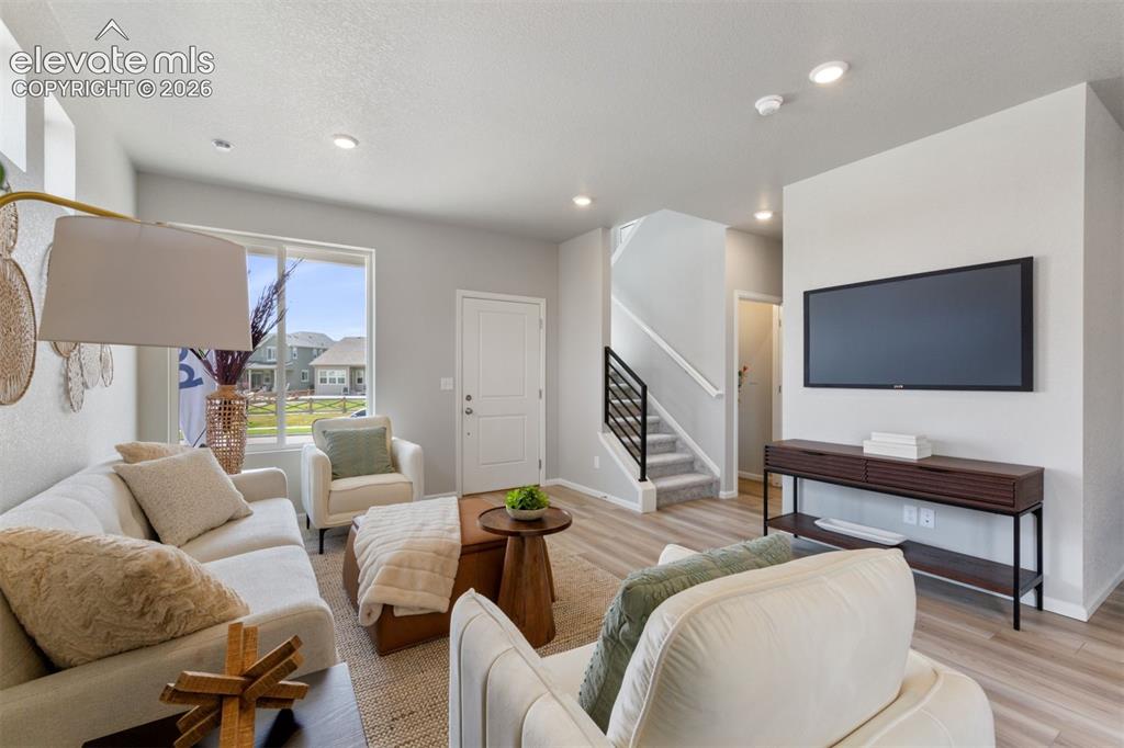 5879 Uptop Point