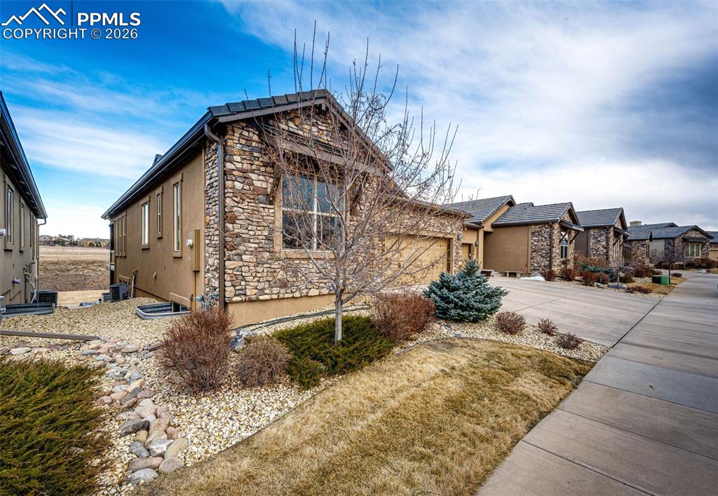 2086 Villa Creek Circle