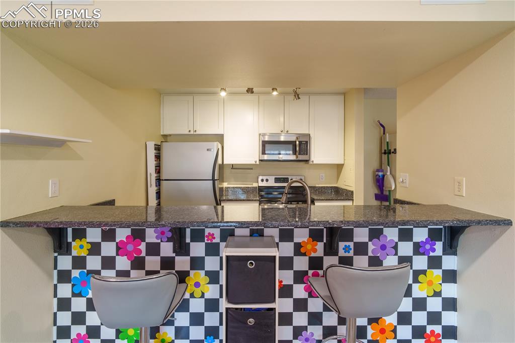 935 Saturn Drive 215