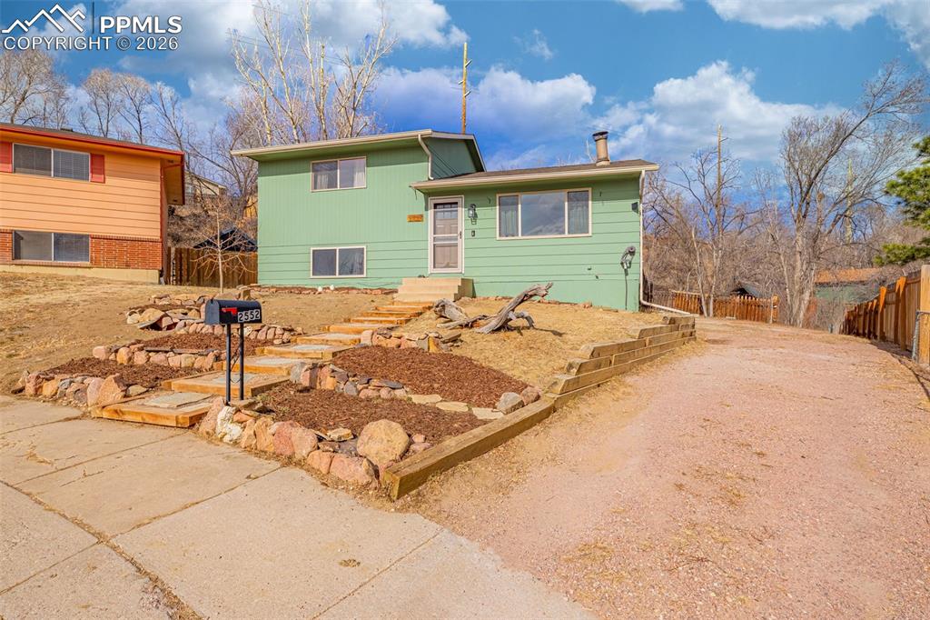 2552 Launcelot Court