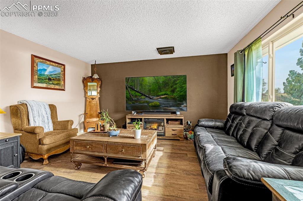 2552 Launcelot Court