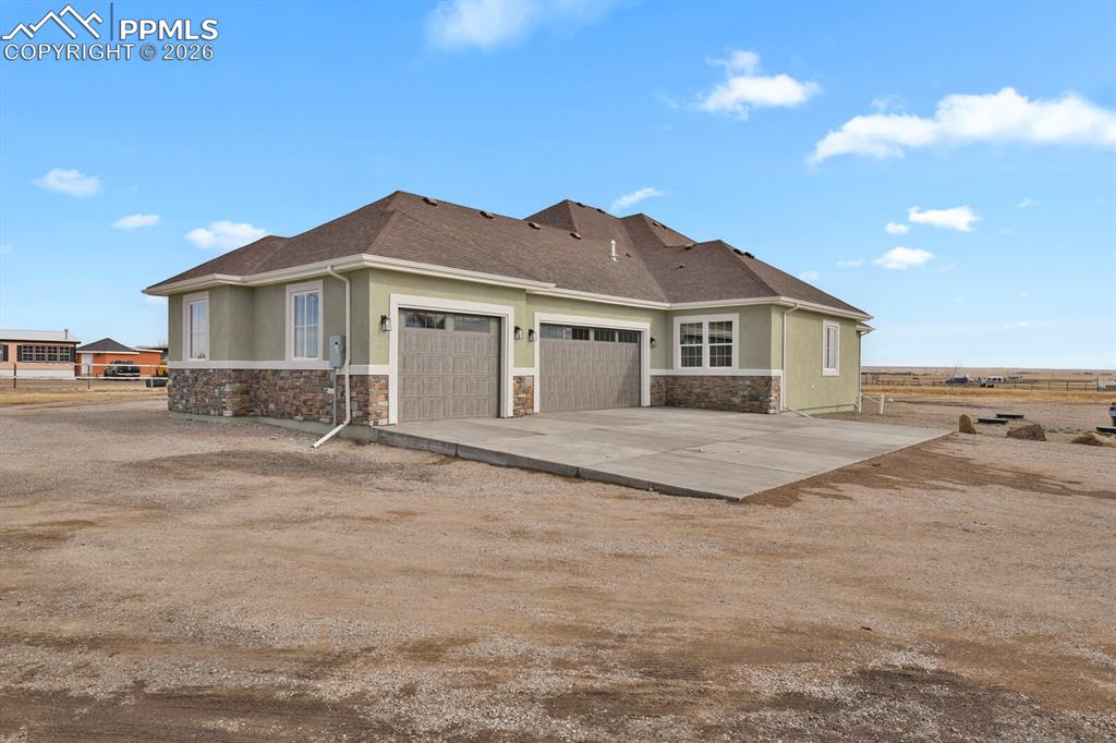 2015 N Ellicott Highway