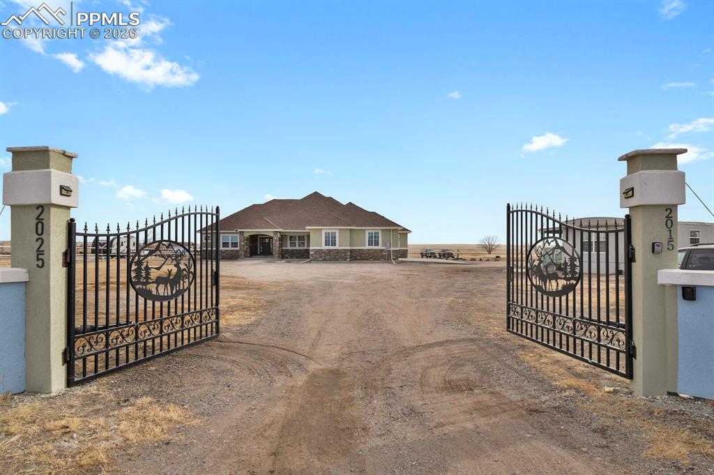 2015 N Ellicott Highway