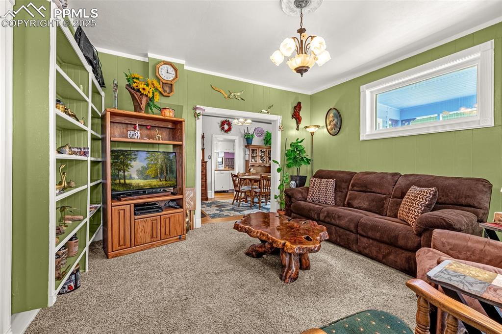 137 W Eaton Avenue
