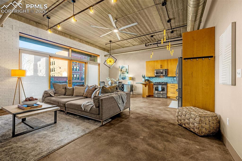 101 N Tejon Street 280