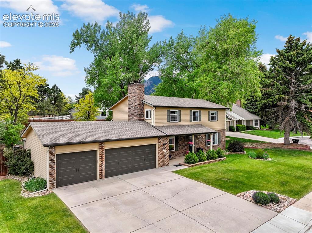 320 W Cheyenne Mountain Boulevard