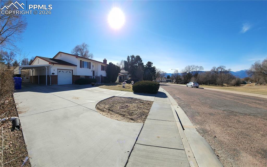 1555 Luna Vista Street