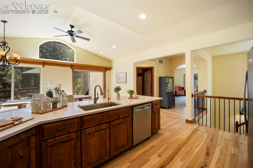 18525 Glenthorne Lane