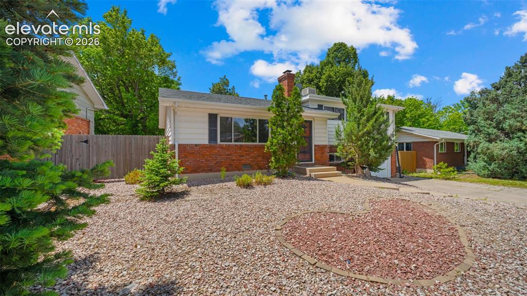 2406 N Circle Drive