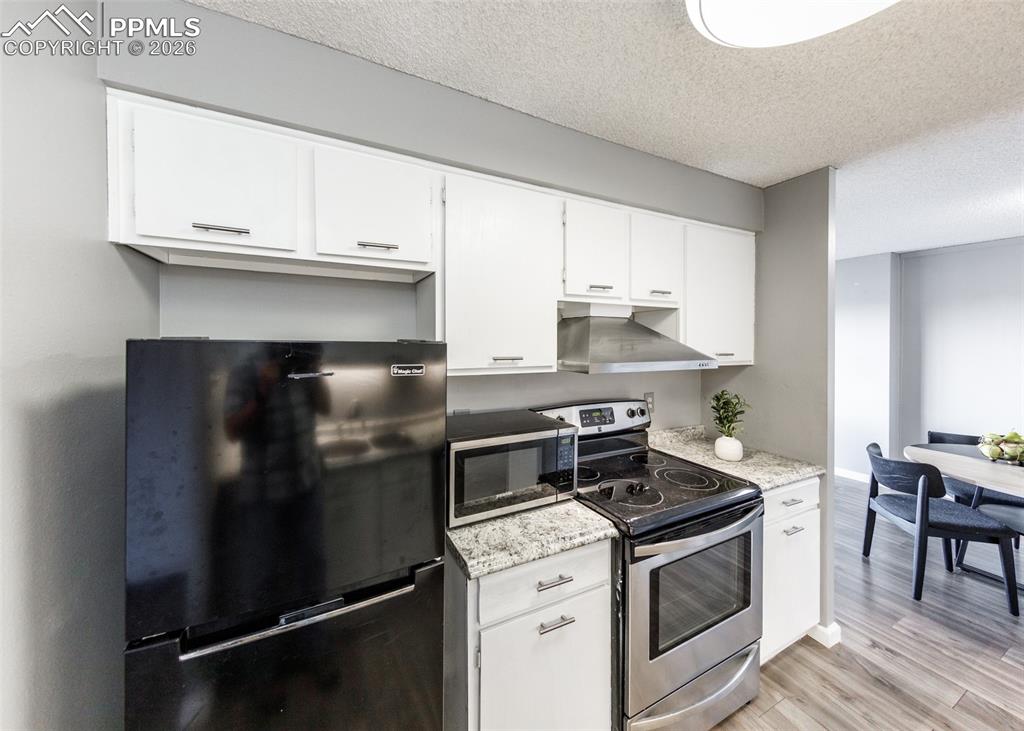 411 Lakewood Circle B913